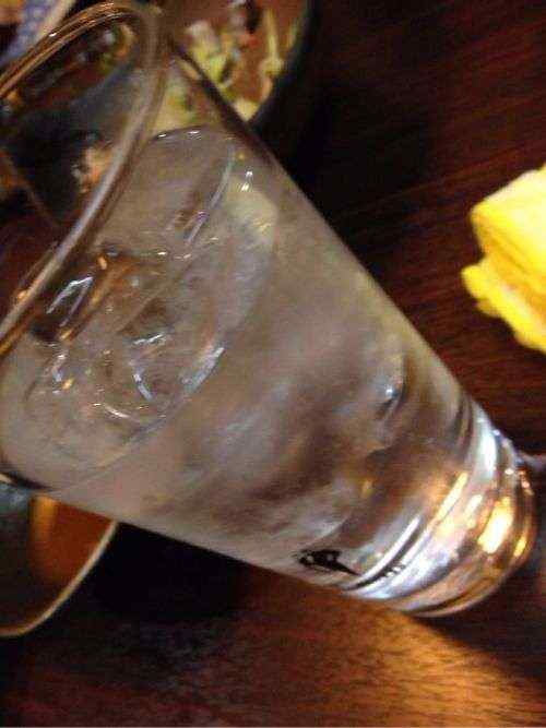 「新世界 もつ鍋屋 庄内駅前ビル2F店」で黒霧島水割りを呑む！