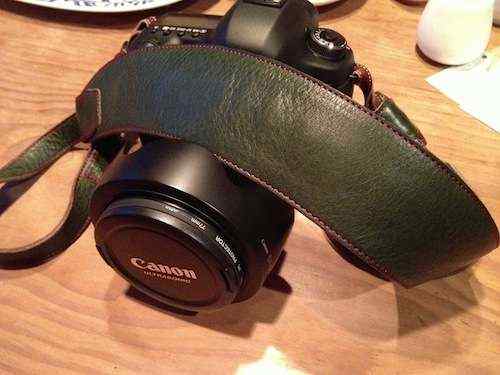 「Acru」大阪でオシャレなカメラストラップが欲しいならココ！