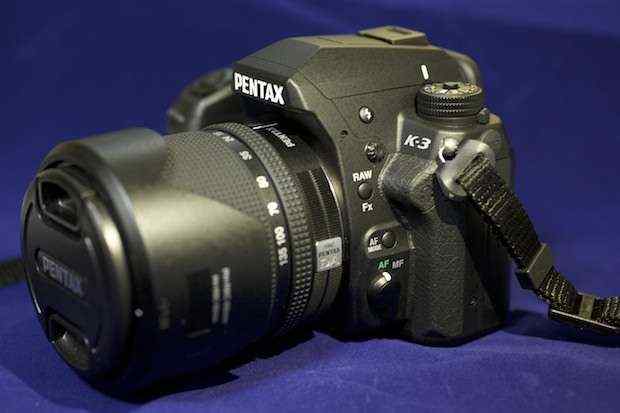 「PENTAX K-3」コンパクトなサイズに大きな画素数を。持ちやすさが追求されたグリップが印象的。【PR】